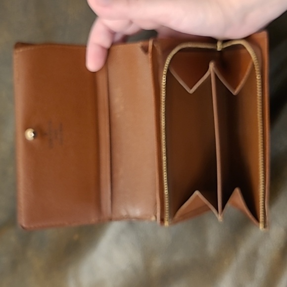 Louis Vuitton short wallet - Picture 2 of 8